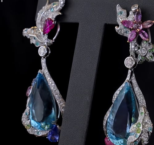 向太曬珠寶首飾,戒指耳環超乎想象,網友 假的都不敢買這么大