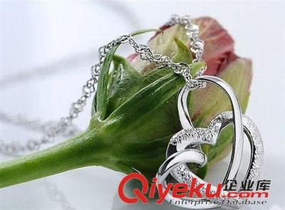 項墜工廠批發 雙心扉925純銀鎖骨吊墜，心心相連的精致飾品